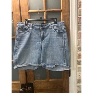 Levi's Women Classic Short Jeans 16W Light Wash Cuffed Denim